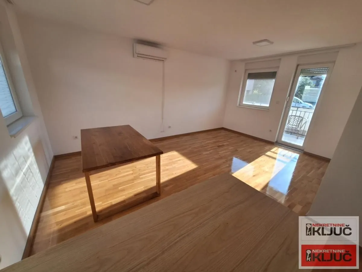 Prodaja, trosoban stan, 74m², Veternička rampa, Novi Sad Sve Podlokacije