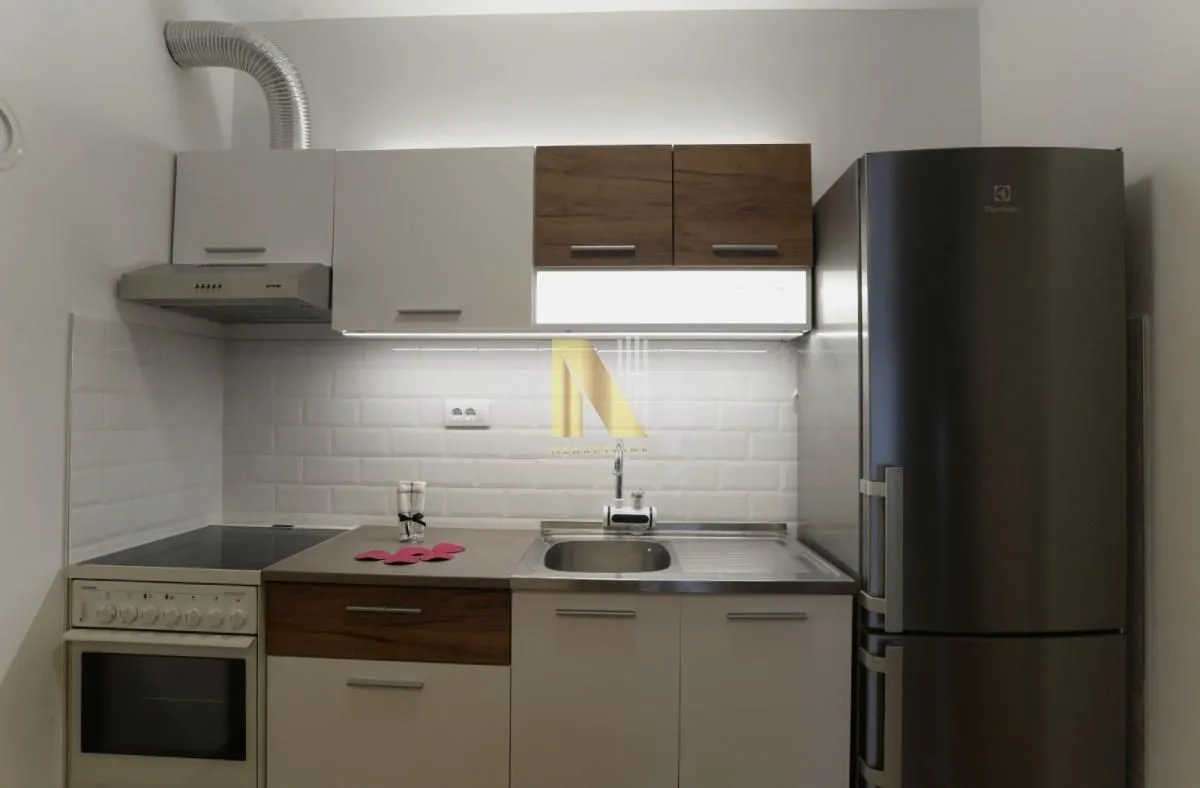 Prodaja, jednosoban stan, 35m², Salajka, Novi Sad Sve Podlokacije