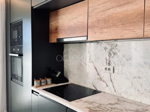 Izdavanje, stan, 130m², Tivat, Crna Gora - image 4