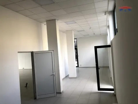 Rent, office space, 331m², Telep, Novi Sad Sve Podlokacije - image 3