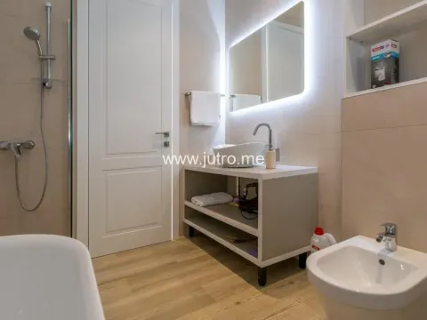 Prodaja, kuća, 217m², Rijeka Reževići, Budva - image 10