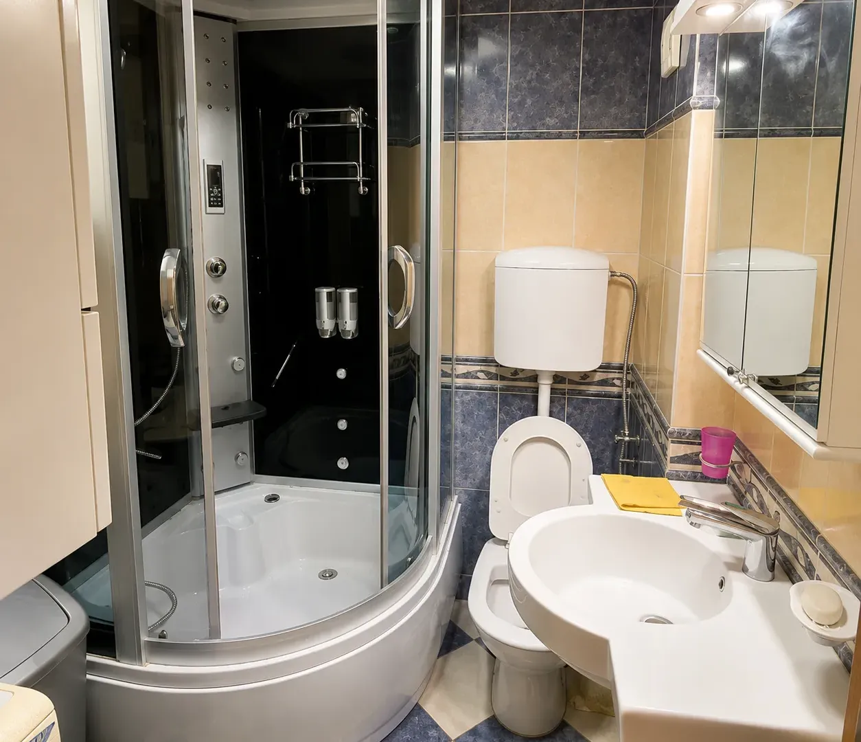 Izdavanje, jednosoban stan, 65m², Blok 5, Podgorica