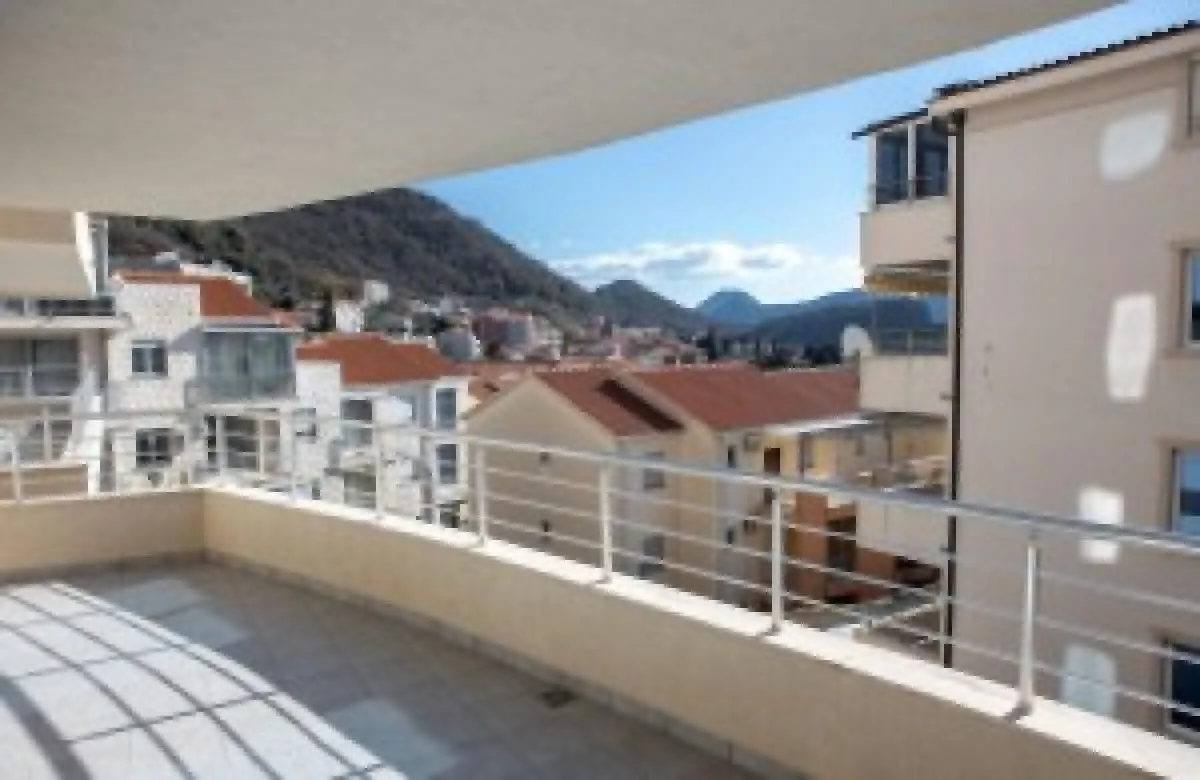 Sale, two bedroom apartment, 85m², Petrovac, Budva