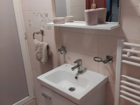 Izdavanje, jednosoban stan, 42m², City Kvart, Podgorica - image 8