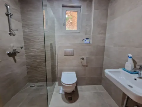 Sale, two bedroom apartment, 62m², Bečići, Budva - image 15