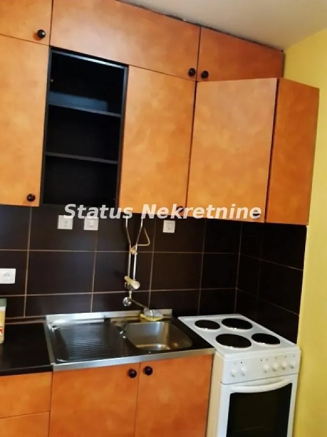 Izdavanje, garsonjera, 22m², Rotkvarija, Novi Sad Sve Podlokacije