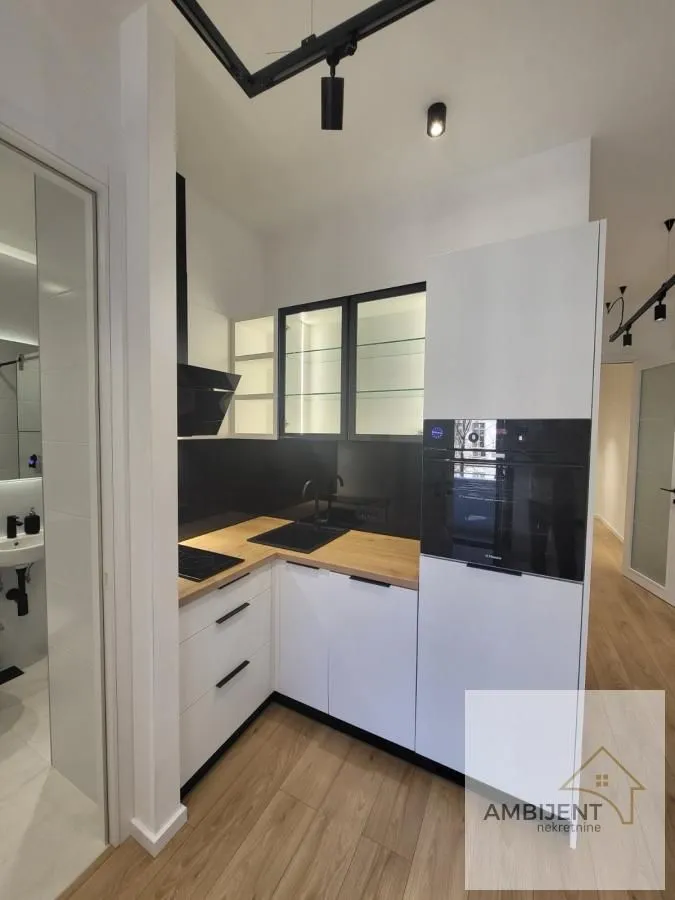 Izdavanje, jednosoban stan, 32m², Stari Grad, Beograd