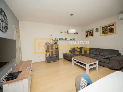 Prodaja, dvosoban stan, 72m², City Kvart, Podgorica - image 4