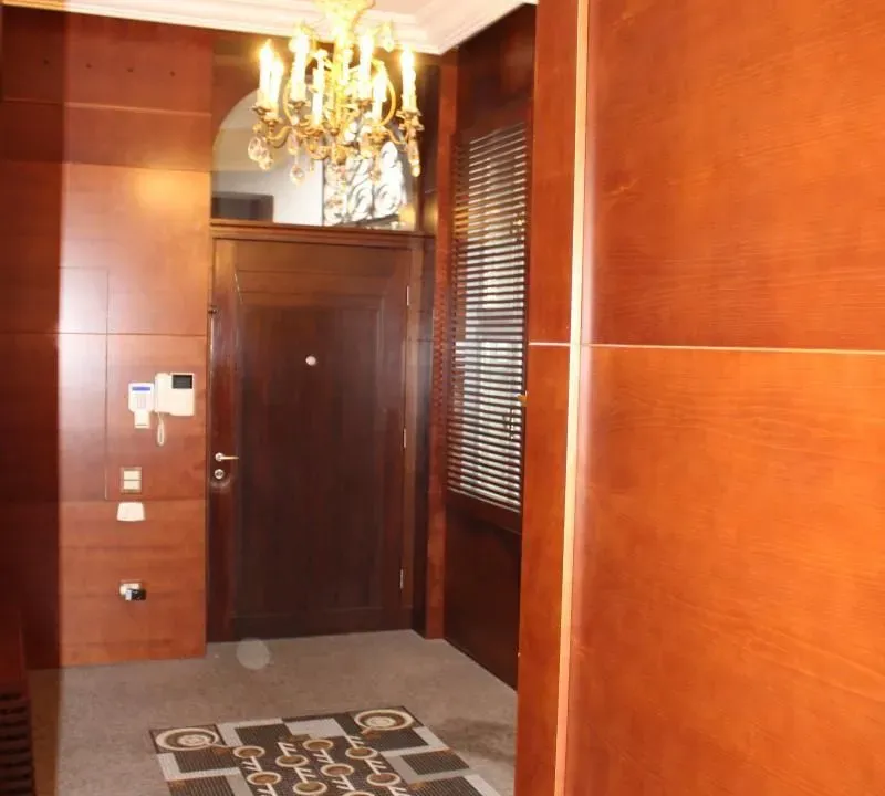 Prodaja, kuća, 1690m², Slavija, Vračar Sve Podlokacije