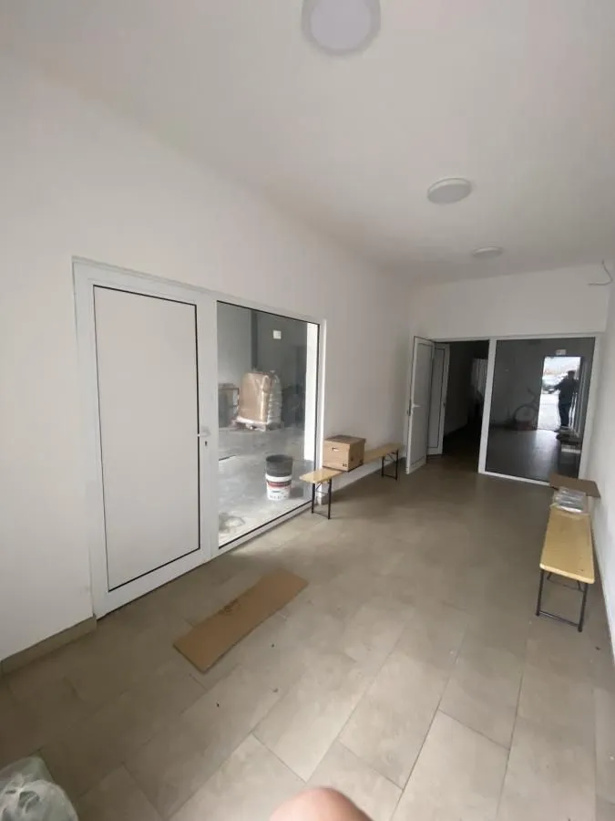 Rent, office space, 180m², Vašarište, Jagodina