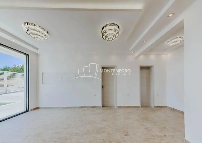 Prodaja, kuća, 365m², Centar, Bar