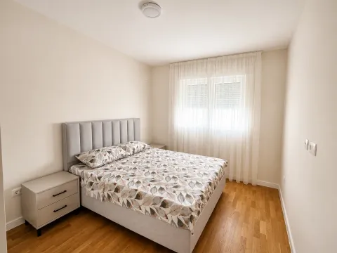 Izdavanje, dvosoban stan, 61m², Pobrežje, Podgorica - image 7