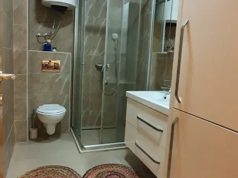 Izdavanje, stan, 60m², Blok 6, Podgorica - image 12