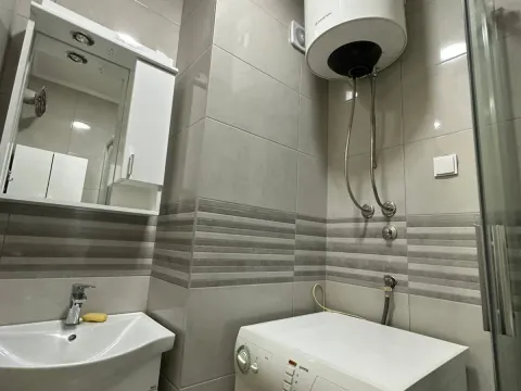 Izdavanje, dvosoban stan, 70m², Gintaš, Podgorica - image 9