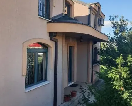 Izdavanje, kuća, 280m², Podgorica, Crna Gora - image 3