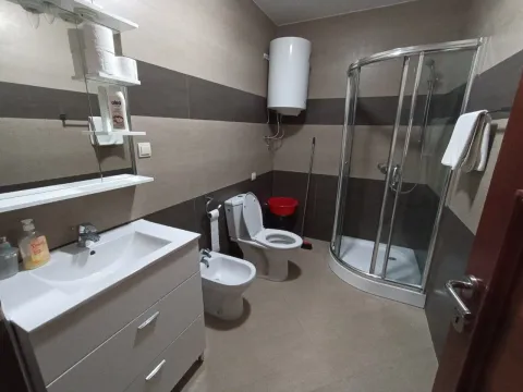 Rent, one bedroom apartment, 45m², Dobra Voda, Budva - image 12