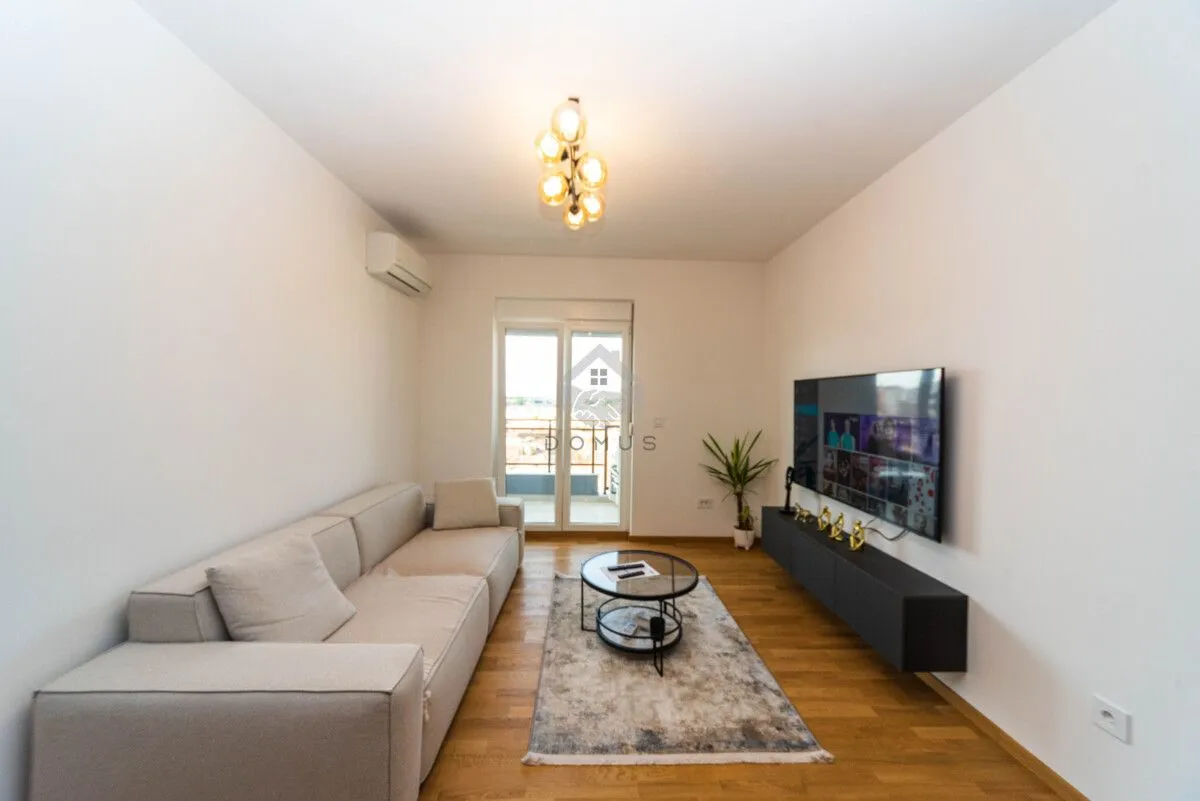 Izdavanje, dvosoban stan, 70m², Stari Aerodrom, Podgorica