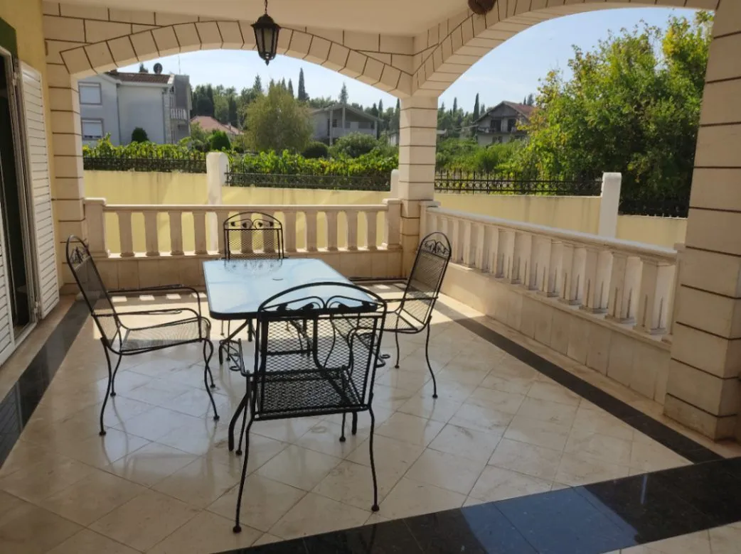 Sale, house, 489m², Zagorič, Podgorica