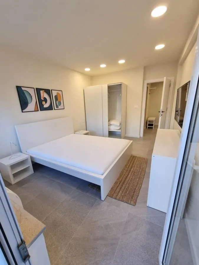 Rent, two bedroom apartment, 76m², Tivat, Crna Gora