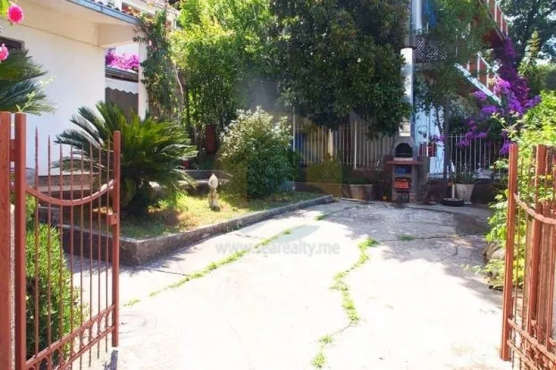 Prodaja, dvosoban stan, 75m², Herceg Novi, Crna Gora