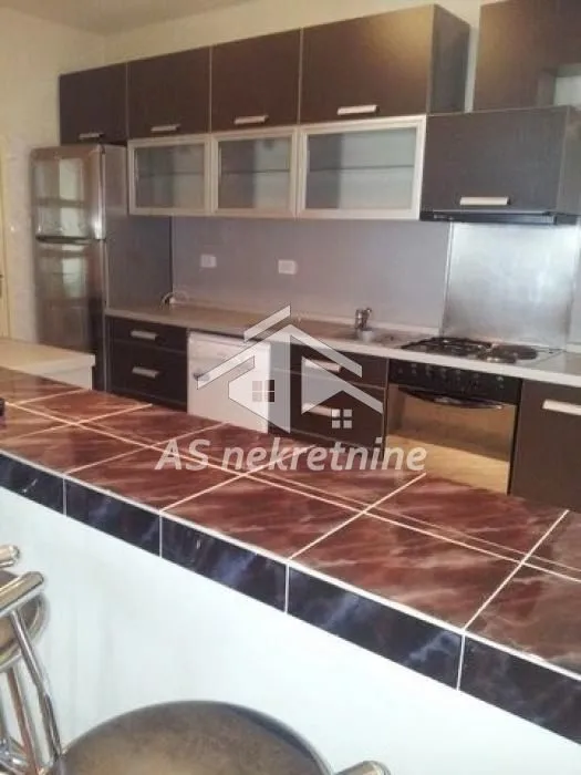 Rent, four bedroom apartment, 125m², Čukarica, Beograd
