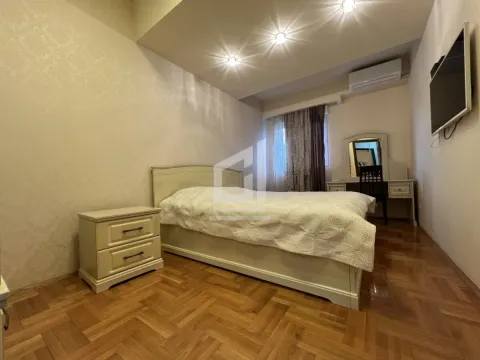 Izdavanje, dvosoban stan, 92m², City Kvart, Podgorica - image 6