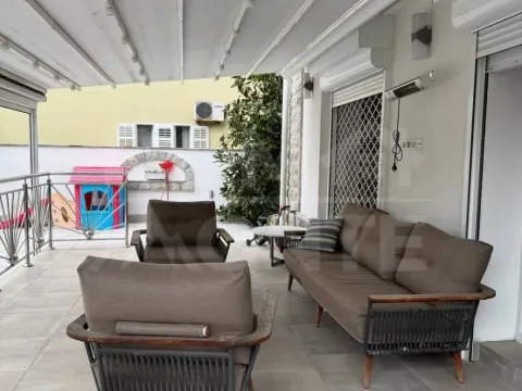 Izdavanje, dvosoban stan, 75m², Centar, Tivat - image 15