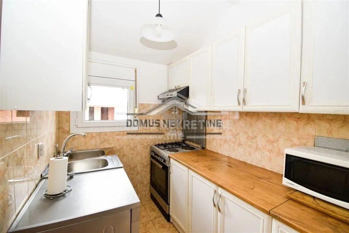 Izdavanje, jednosoban stan, 50m², Momišići, Podgorica