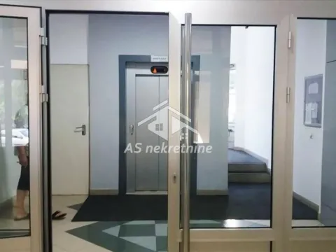 Rent, two bedroom apartment, 55m², Retenzija, Beograd - image 19