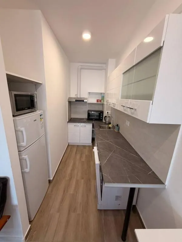 Izdavanje, jednosoban stan, 45m², Šušanj, Bar