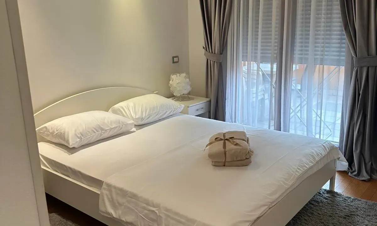 Izdavanje, jednosoban stan, 60m², Stari Aerodrom, Podgorica