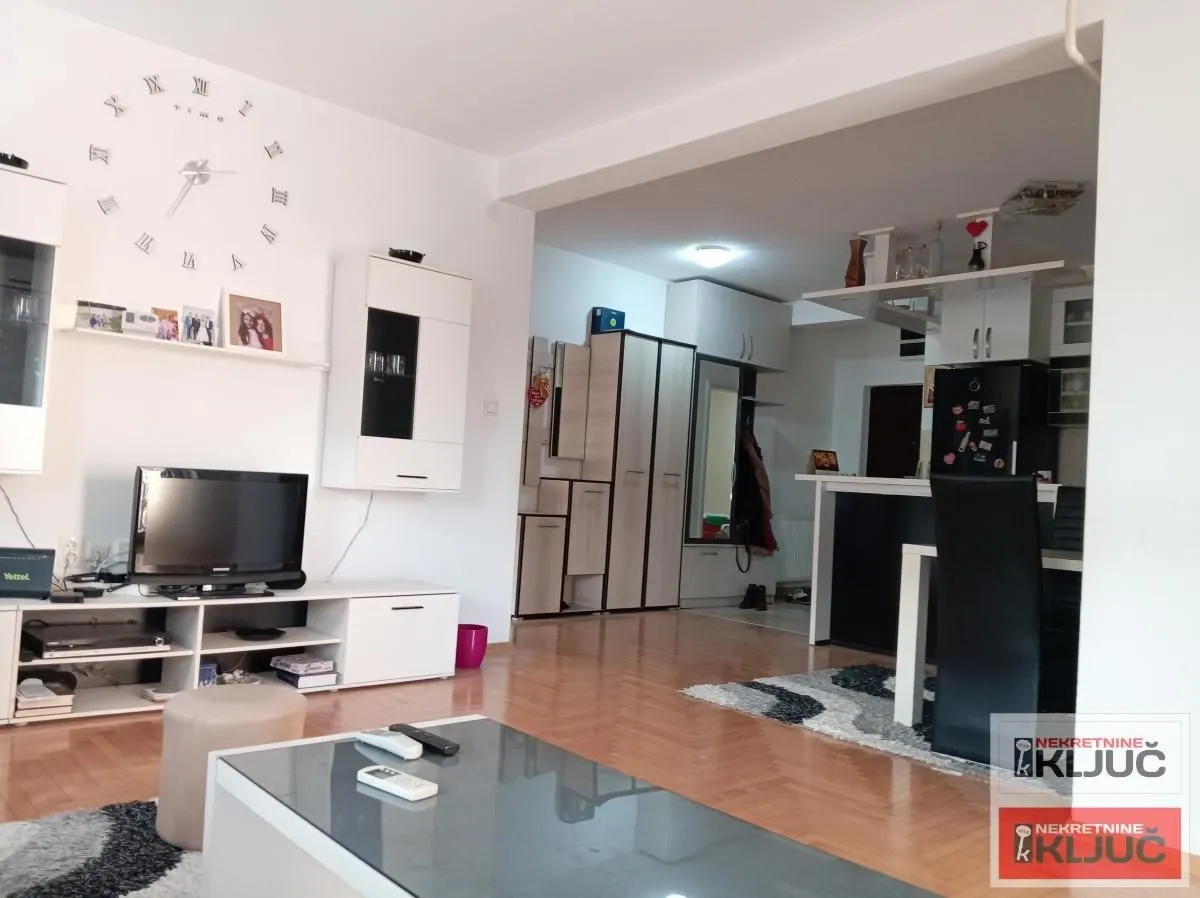 Prodaja, trosoban stan, 64m², Adice, Novi Sad Sve Podlokacije