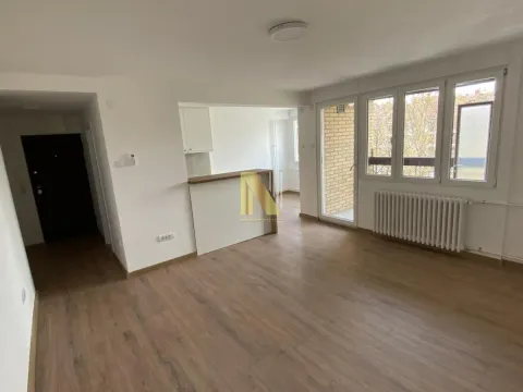 Rent, four bedroom apartment, 80m², Novo naselje, Novi Sad - image 4