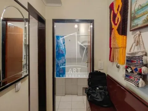 Prodaja, četvorosoban stan, 79m², Severni Bulevar, Zvezdara Sve Podlokacije - image 2