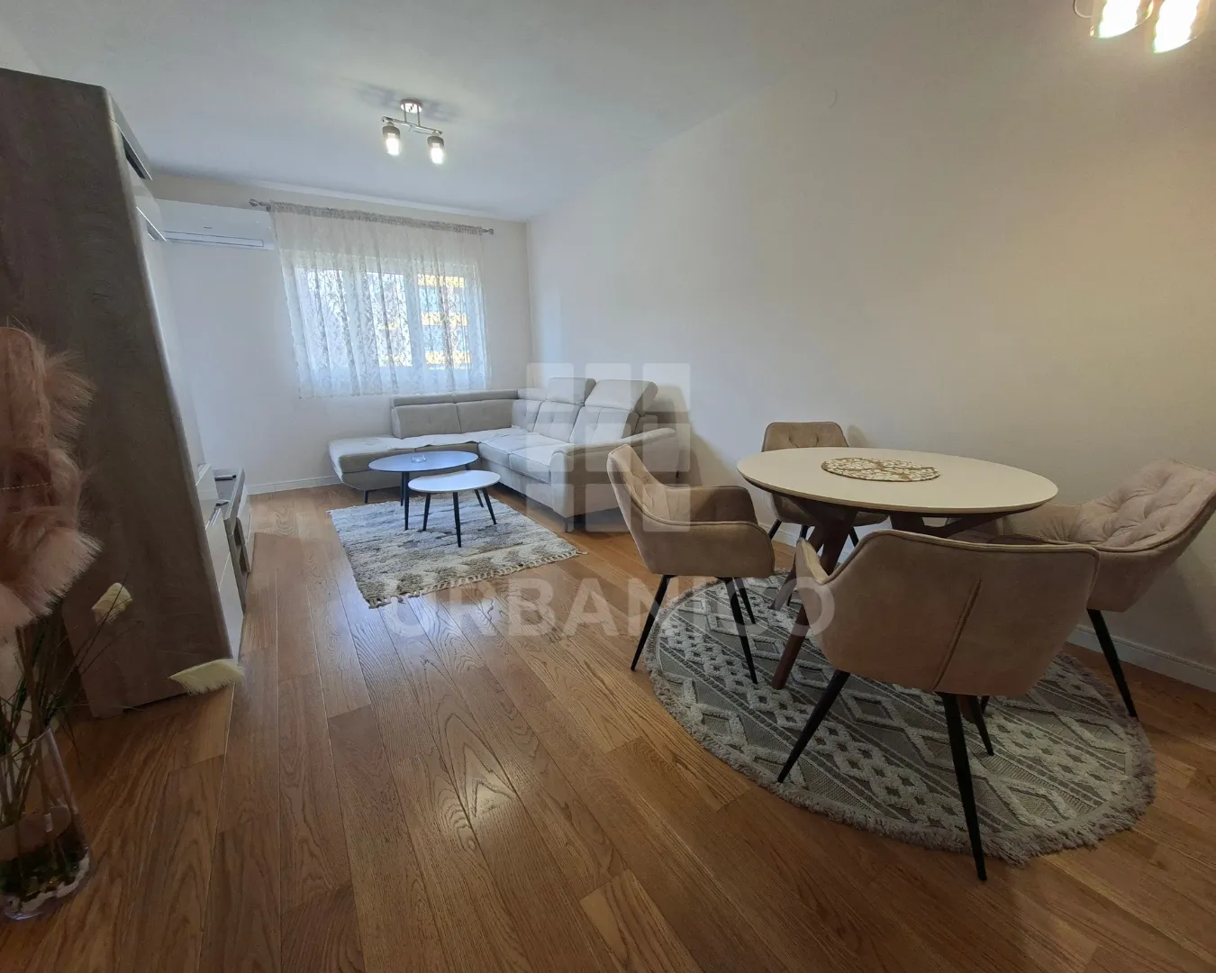 Izdavanje, jednosoban stan, 49m², Central Point, Podgorica