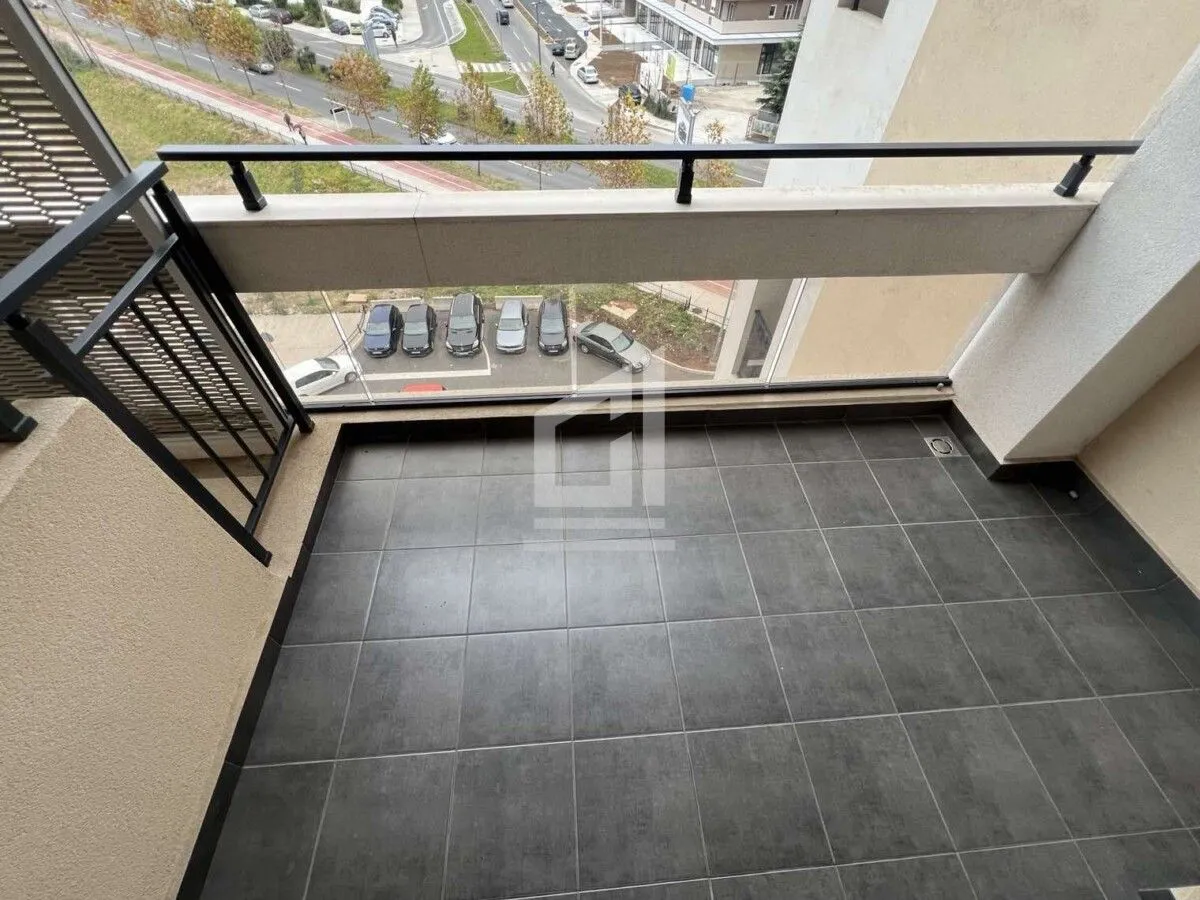 Izdavanje, trosoban stan, 96m², Master Kvart, Podgorica