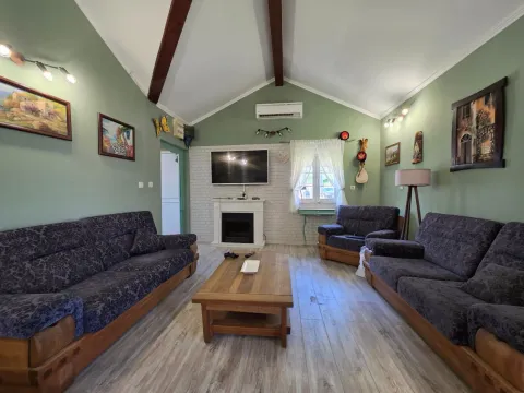 Sale, three bedroom apartment, 115m², Prčanj, Kotor - image 2