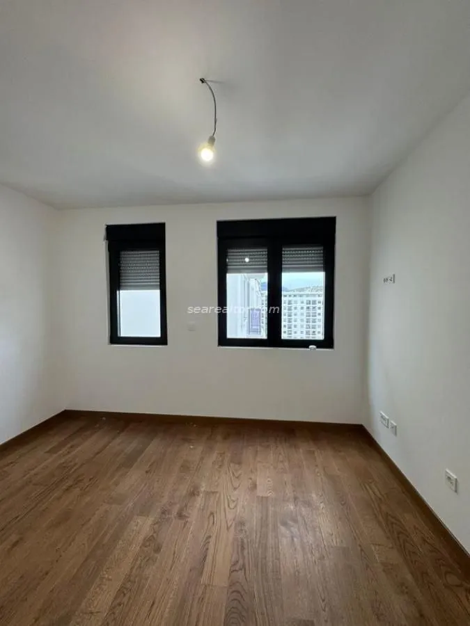 Izdavanje, dvosoban stan, 64m², Podgorica, Crna Gora