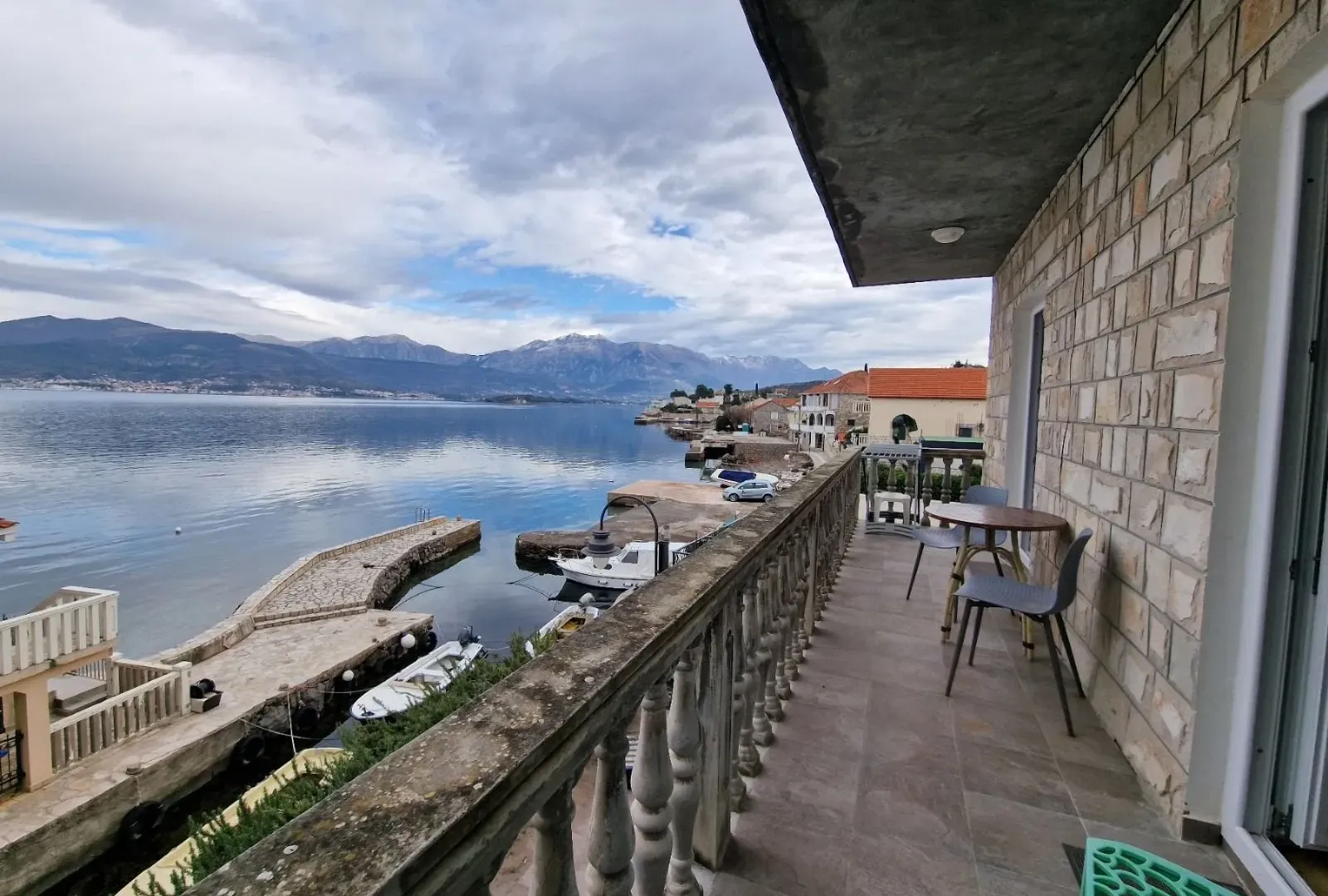 Prodaja, kuća, 180m², Krašići, Tivat