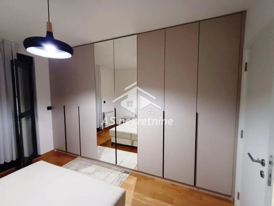 Izdavanje, dvosoban stan, 58m², Hala Pionir, Palilula Sve Podlokacije