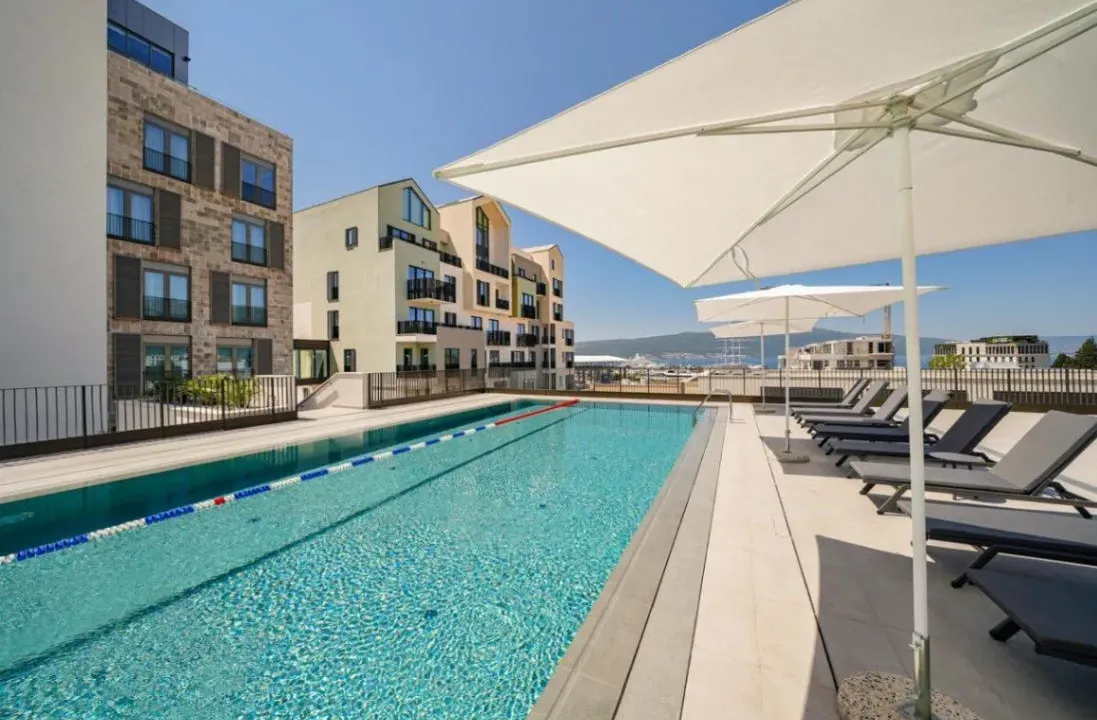 Prodaja, jednosoban stan, 63m², Centar, Tivat