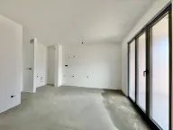 Prodaja, garsonjera, 37m², Tivat, Crna Gora - image 4