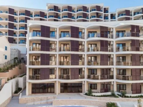 Sale, one bedroom apartment, 85m², Bečići, Budva - image 2