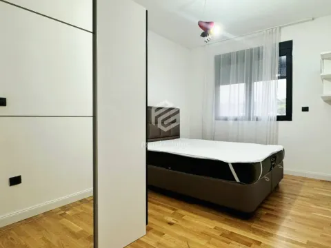 Rent, three bedroom apartment, 130m², Dalmatinska ulica, Podgorica - image 12