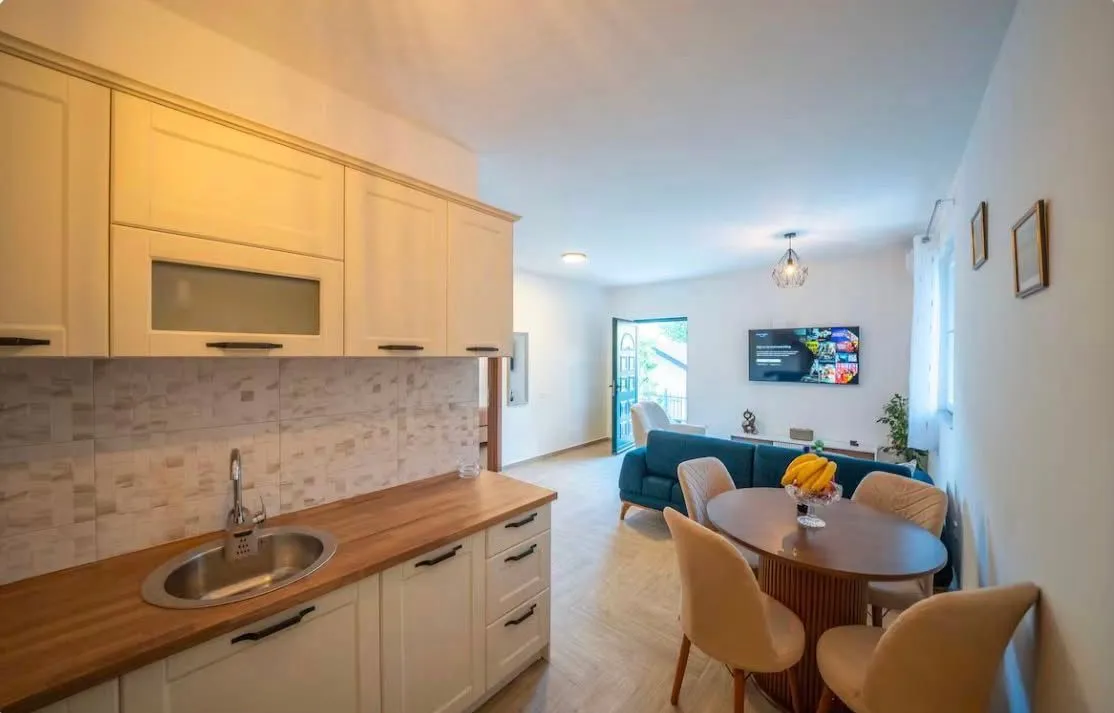 Rent, two bedroom apartment, 75m², Risan, Kotor