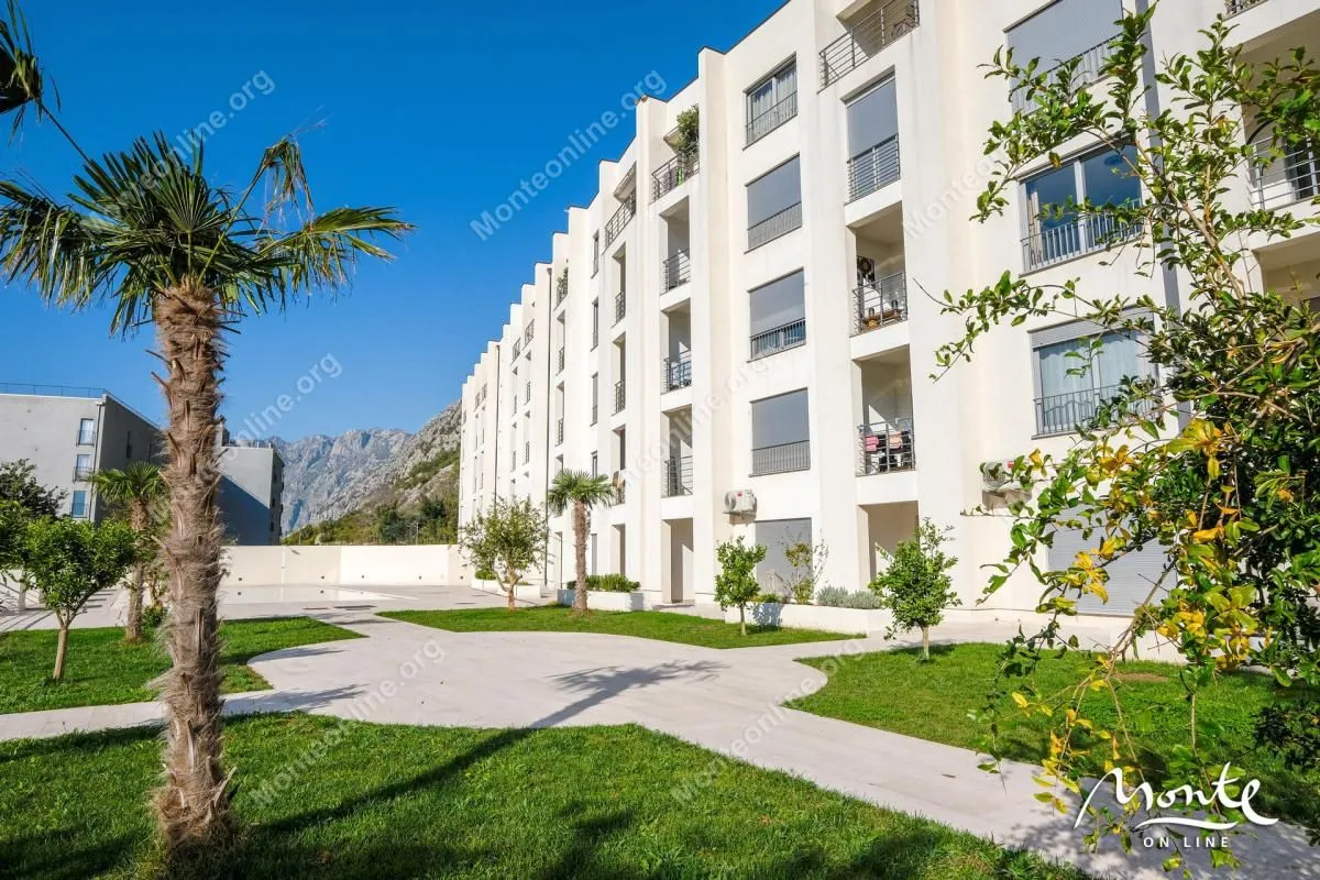 Prodaja, trosoban stan, 103m², Dobrota, Kotor