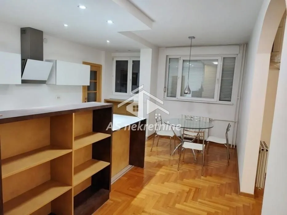 Izdavanje, trosoban stan, 92m², Novi Beograd Blok 29, Novi Beograd Sve Podlokacije
