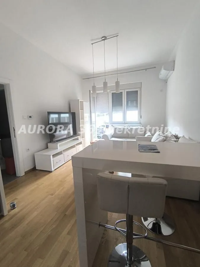 Prodaja, trosoban stan, 71m², Stari Majur, Petrovaradin