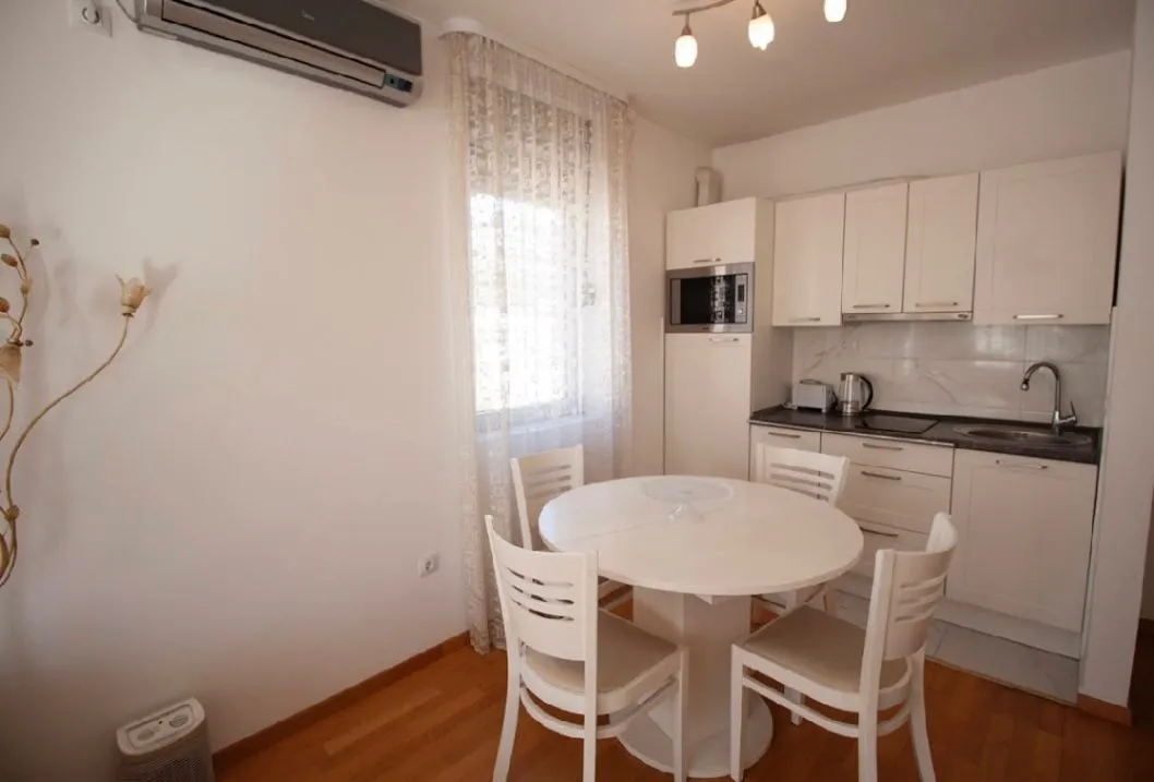 Rent, two bedroom apartment, 54m², Centar, Budva