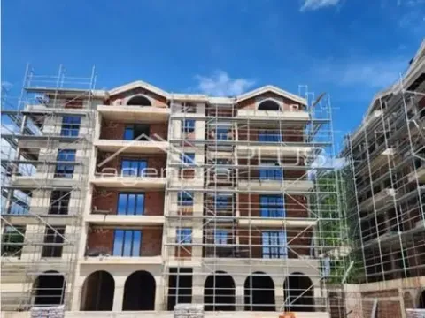 Prodaja, stan, 28m², Tivat, Crna Gora - image 4